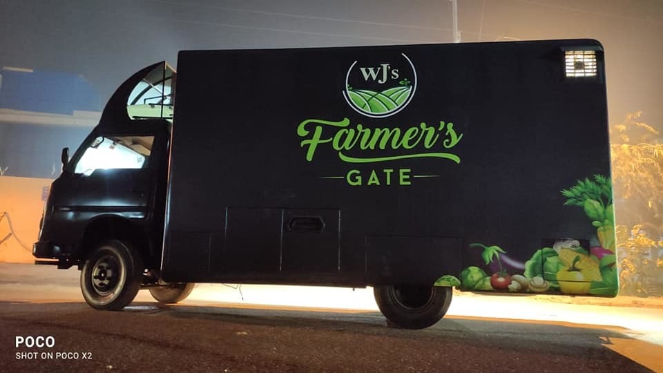 Veggies and Fruit custom truck