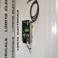 OMRON V680-CA5D01-V1 PLC ID CONTROLLER UNIT