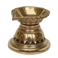 Polishing Oli Lamp Ethnic Design 4.5 Inches Brass Oil Diya With Base Temple Decor Home Decor Oil Diya Lamp Indian Handicraft Diya Handmade Craft