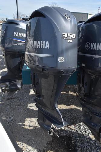 Yamahas 4 Stroke Outboard Motor Boat Engine