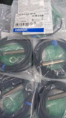 OMRON E2B-M12LN05-WP-B1