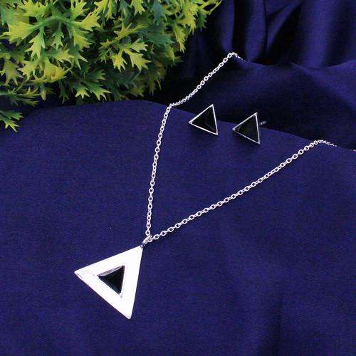 925 Sterling Silver Pyramidal Black Onyx Traingular Necklace
