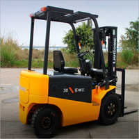 Electrical Battery Operated Forklift Rental Services