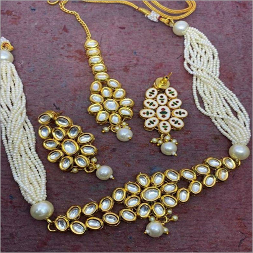 AR 65 Back Meena Kundan Set