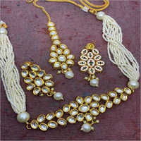 AR 65 Back Meena Kundan Set