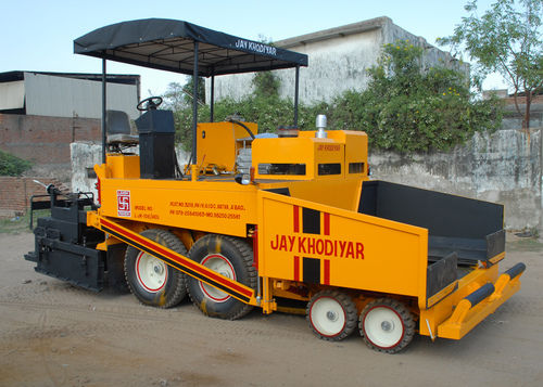 Hydrostatic Paver Machine