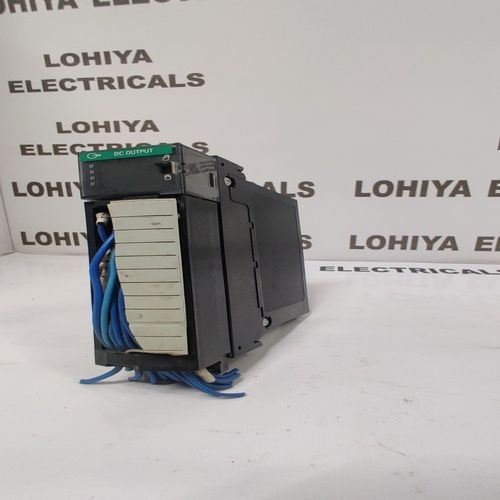 ALLEN BRADLEY 1756-0B32/A DIGITAL OUTPUT MODULE