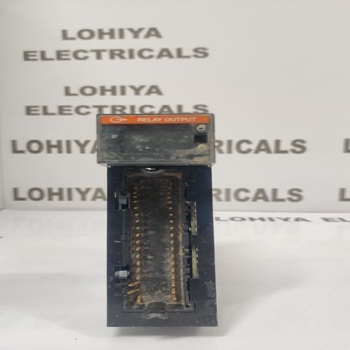 ALLEN BRADLEY 1756-0X8I/A OUTPUT MODULE