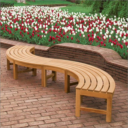 Outdoor Circular Wooden Seating Carpenter Assembly