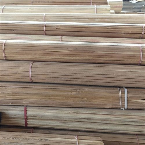 2 Feet Pine Wooden Moulding
