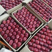 Natural Red Apple - 25-30 Kg Box , Organic Cultivation, Cold Stored , Sweet Flavor, Red Color , Shelf Life Of 3-5 Months