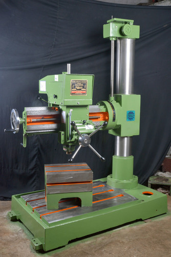 MANUAL FEED RADIAL DRILLING MACHINE