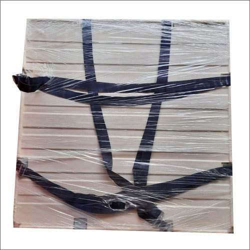 Roto Molded Plastic Pallet With Belt