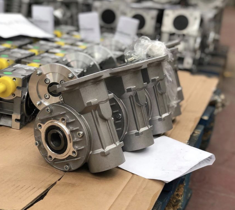 Round Body Worm Gear Reducer / Worm Gearbox