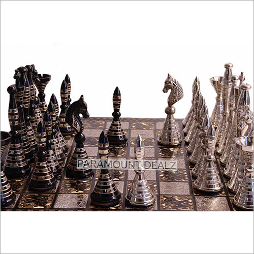 Brass Metal Fischer Design Luxury Chess Pieces And Board Combo Set In Shiny Sillver And Black Color
