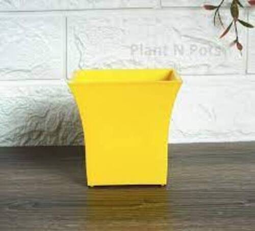 Plastic Ruby Square Pot 9.5 inch