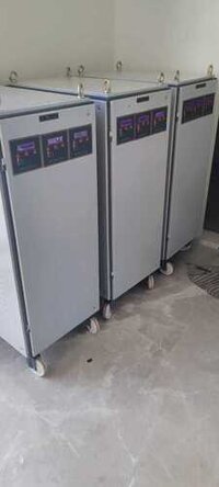 Air Cooled Voltage Stabilizer Ambient Temperature: 0-50 Celsius (oc)