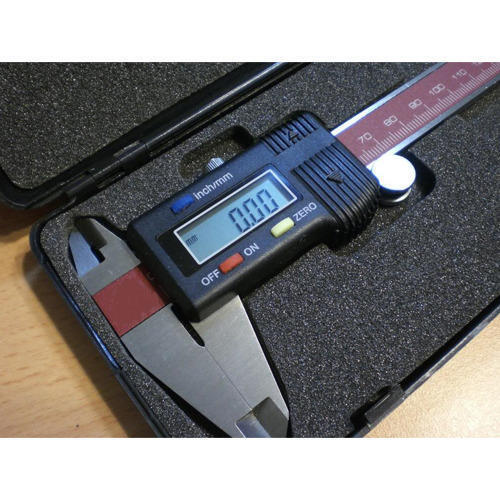 Digimatic Vernier Caliper - 0-300 mm Range, Four-Way Measurement Capability, IP67-Certified for Dust and Water Resistance, Digital LCD Display with Metric and Inch Units