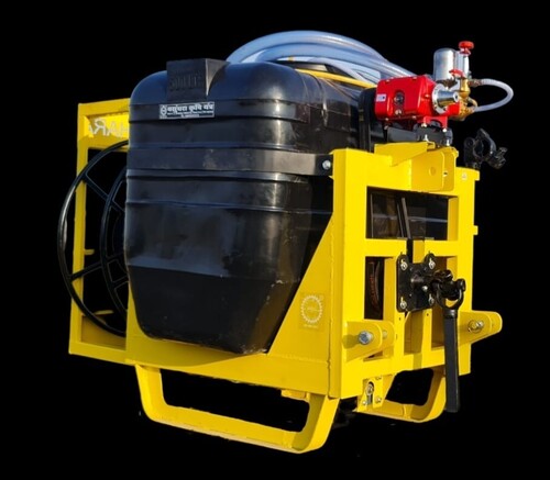 Tractor Mounted Spray Capacity: 500 Liter/Day