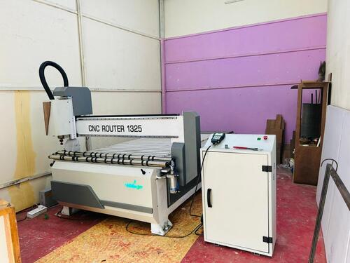 White Cnc Wood Cutting Machine