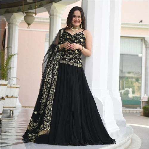 Black Colour Faux Blooming With Coding Sequins Embroidered Work Gown-hkpdtq2012.edu.vn