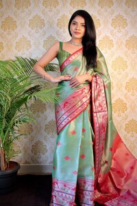 Tissue Silk With Chit Pallu