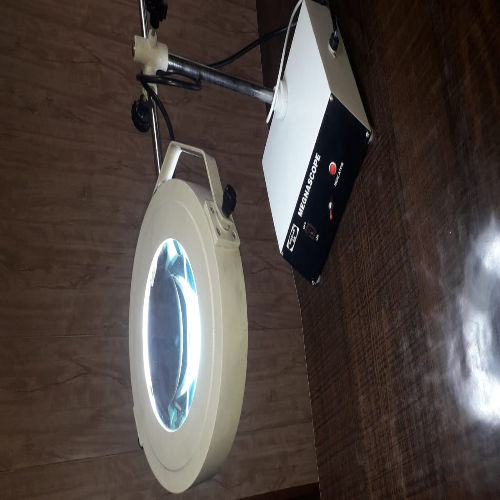 Illuminated magnifier