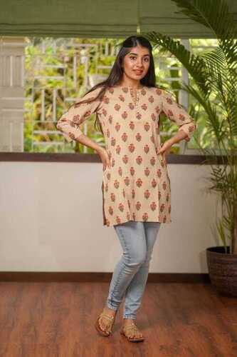 LADIES PRINTED TOP
