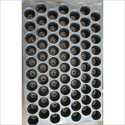 70 Cavity Plastic Seedling Tray