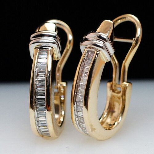 Bridal Wear Baguette Solitaire Diamond Earring Diamond Carat Weight: 0.30 Carat