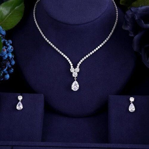 White Gold CVD Diamond Necklace Set