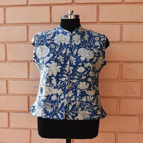 SLEEVELESS QUILTED JACKET