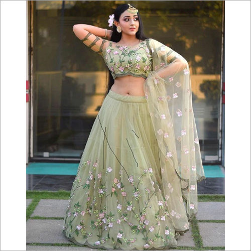 Green Heavy Embroidered Soft Net bridal Lehenga | Designer lehenga choli, Green  lehenga, Lehenga choli