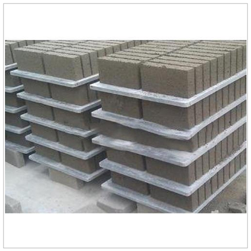 Plastic Fly Ash Brick Pallet - 30 mm Thick, Rectangular Shape, Glossy Finish | Recyclable, UV Resistant, Easy to Clean, 200 Ton Load Capacity
