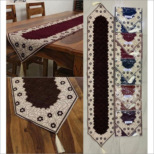 Neck Lace Table Runner