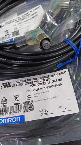 OMRON XS2F-M12PVC3A5MPLED