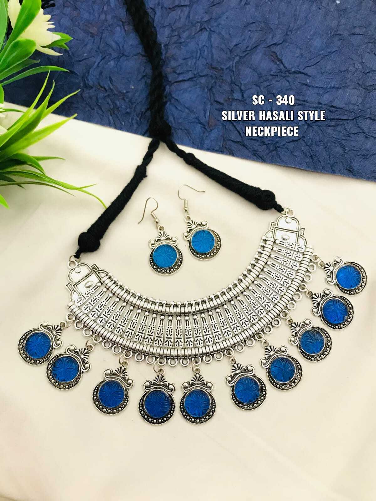 Silver Hasli style Necklace