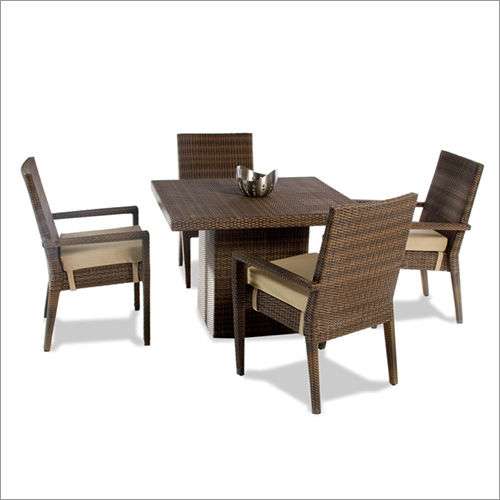 4 Seater Wicker Dining Table Application: Garden