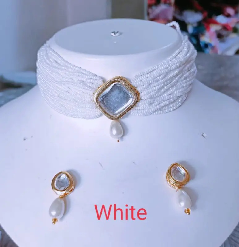 Beautiful Kundan Cheed Choker Set With Kundan Earrings