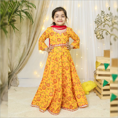 Buy Teen Girls Yellow Foil Printed Art Silk Cotton Lehenga Festive Wear  Online at Best Price | Cbazaar