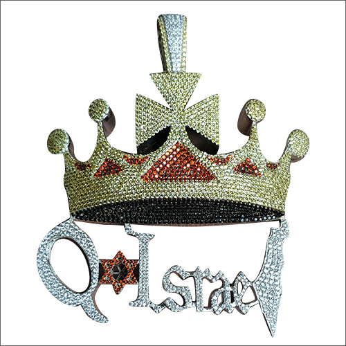 पुरुषों के लिए गोल्ड पेंडेंट का आकार: अनुकूलित