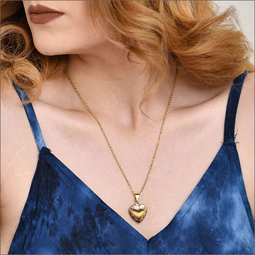 18K Gold Plated Heart Locket Pendant Gender: Women'S