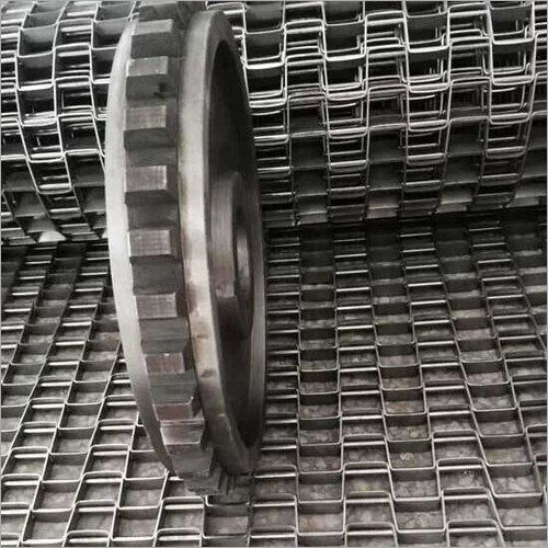 Stainless Steel Honeycomb Flat Wire Conveyor Chain Size: As  Per Requirement