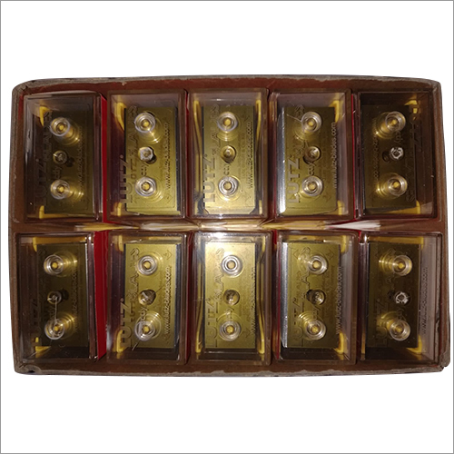 Three Hole Blade - Material: Metal