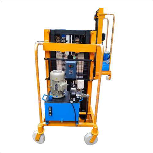 1000 Kg Electric Stacker