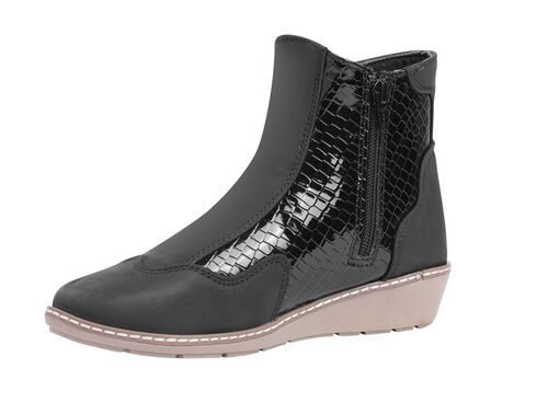 Ladies Black Stylish Zip Boots