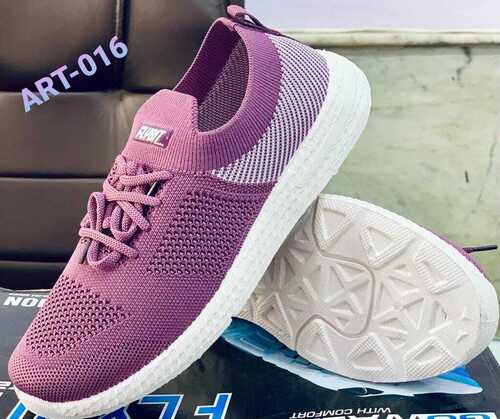 women sport shoes