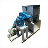 Oil And Toilet Soap Making Machine - 200-500 Kg/hr Capacity, 380 Volt Power Efficiency