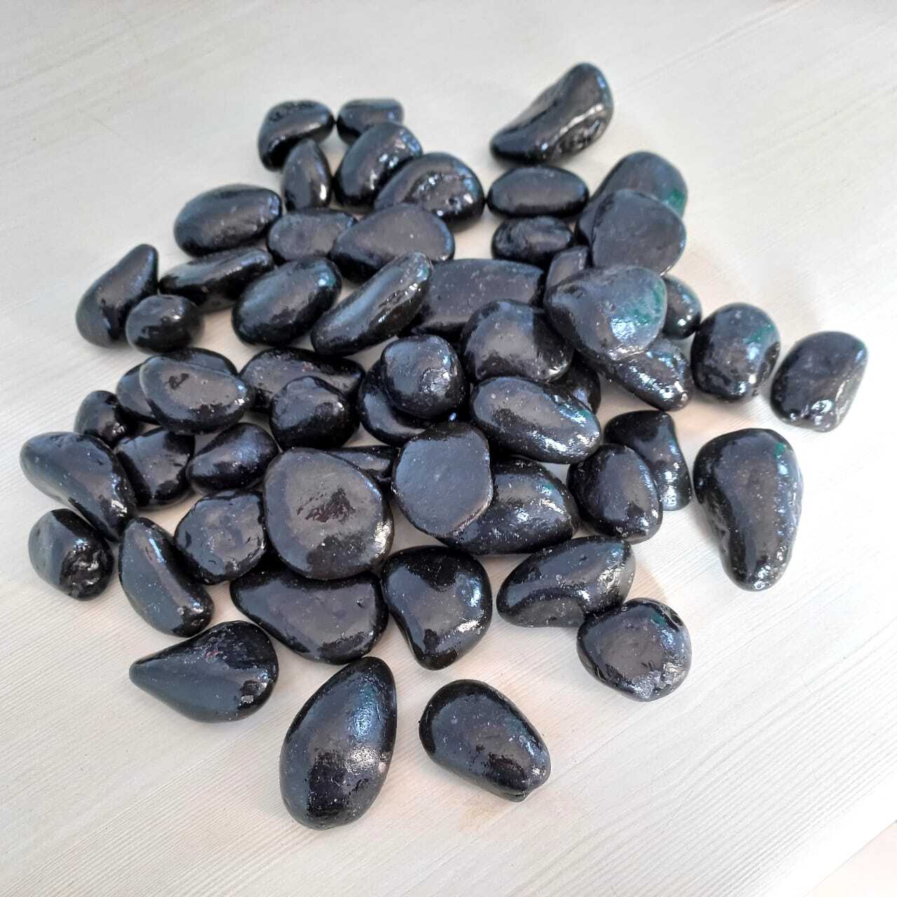 high gloss polyurethane coated super jet black pebbles