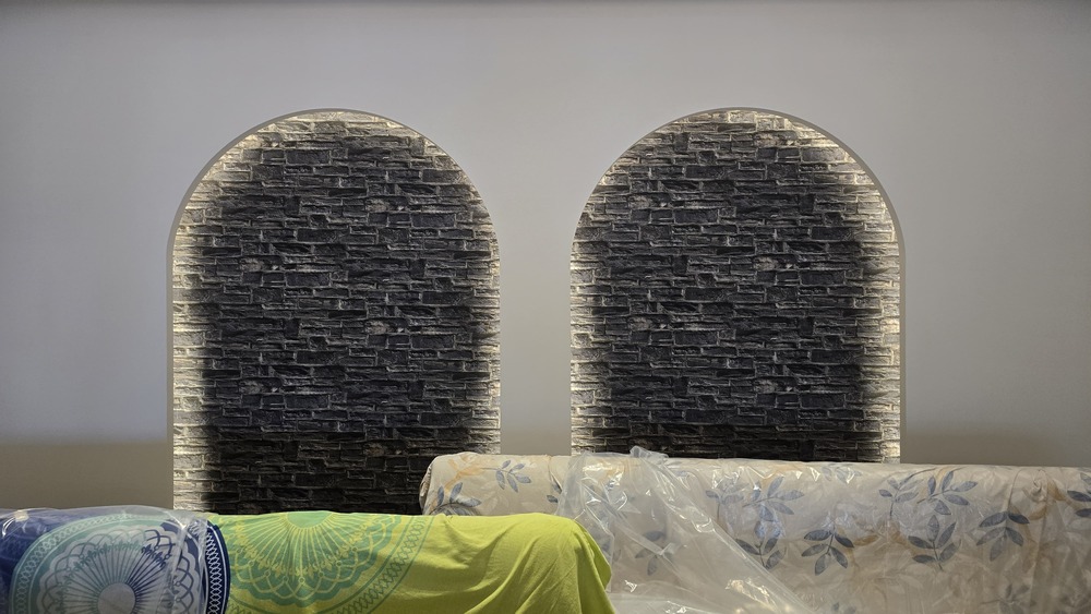 Living Room Wall Paper Size: 57 Square Feet (Roll Size)